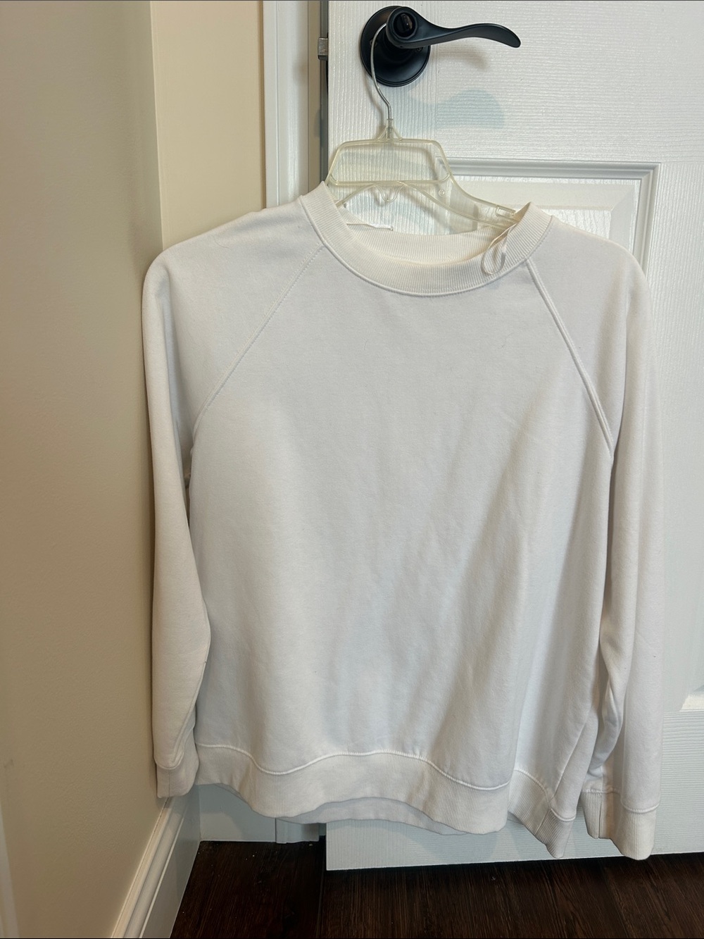 H&M Women’s White Crewneck Sweatshirt - Minimal Pullover